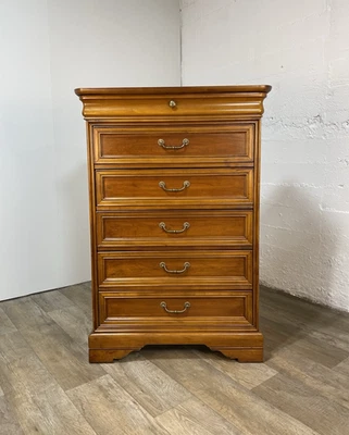 Cajonera Lexington Furniture Chez Michelle colección francesa Foto 1 de 4