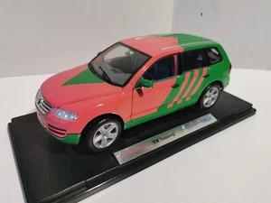 WELLY 1/18 VOLKSWAGEN TOUAREG Die Cast Model Car Custom Design - Picture 1 of 6