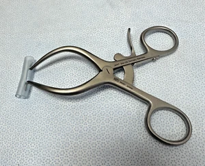 Jarit 204-125 Gelpi Perineal Retractor 9.6mm Curved 5-1/2" - Picture 1 of 6