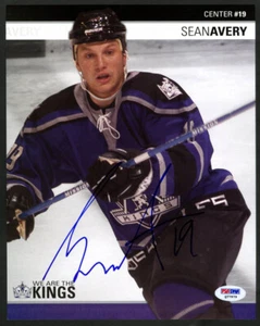 Sean Avery SIGNED 8x10 Photo Card Los Angeles Kings #19 Stat PSA/DNA AUTOGRAPHED - Picture 1 of 2