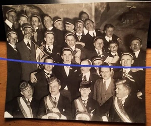 wohl Köln - Unitas ? Gruppe Studenten bei Brandung - Brandfüchse / Foto - Picture 1 of 3