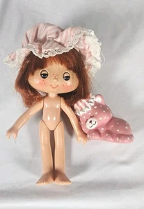Vintage 1984 Strawberry Shortcake Sweet Sleeper Doll & Custard Pet Cat Toy - Picture 1 of 9