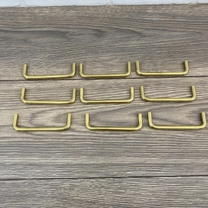 Lotto 9 maniglie estraibili cassetti mobili ottone pesante vintage rettangolari arrotondate - Foto 1 di 7