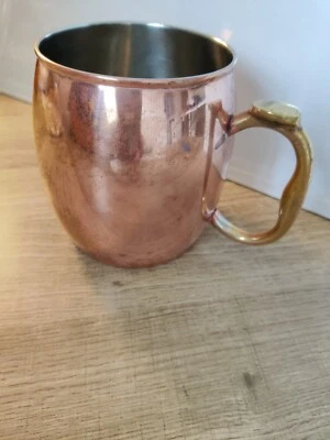 Taza Oggi, Cobre y Acero Inoxidable con Mango de Latón, 4" de Alto, 3.5" de Ancho Foto 1 de 4