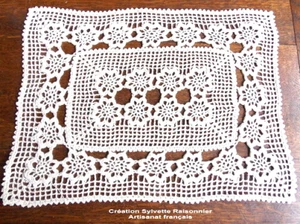 NAPPERON CROCHET d'ART CREATION SYLVETTE RAISONNIER ARTISANAT FRANCAIS 25CMX35 - Picture 1 of 2
