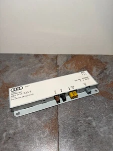 Audi/Lamborghini, AM/FM Antenna Amplifier, Amp, P/N 8E9035225P - Picture 1 of 4