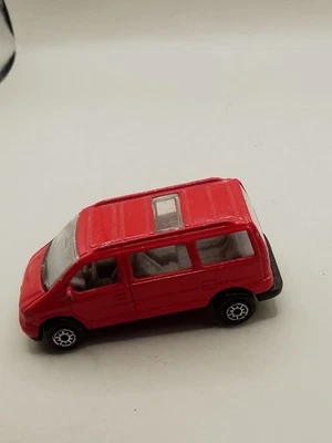 Welly rojo Mercedes-Benz clase V Foto 1 de 4