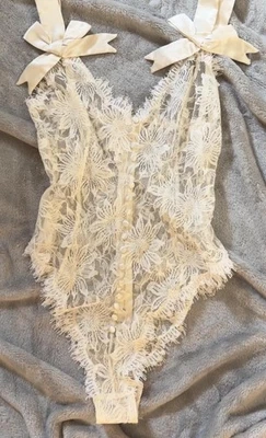 Victorias Secret Vintage Gold Tag 90s Bridal Lace Satin Bow Ivory Large Bodysuit - Image 1 of 3