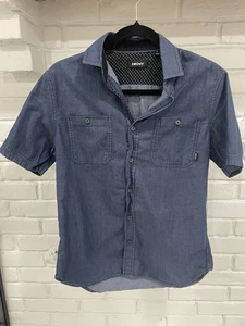 Camisa DKNY Para Hombre Manga Corta "Denim" Cambray Azul Sólido Con Botones Talla Pequeña - Imagen 1 de 5