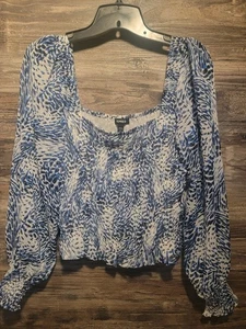Express Women’s Long Sleeve Crop Blouse Animal Print Blue Size M NWT - Picture 1 of 4