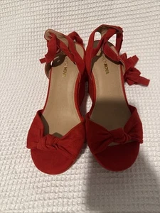 NWOT FASHION NOVA Wedge HEELS SANDAL/SHOES    RED/SIZE 8 - Picture 1 of 4