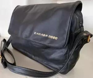 Bolso de viaje de hombro raro vintage de Canada 3000 Airlines de la década de 1980 - Imagen 1 de 3