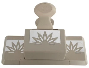 Martha Stewart Papierstanzer Aster Blume tiefe Kante kontinuierlich gestanzte Bordüre Kunst - Bild 1 von 10