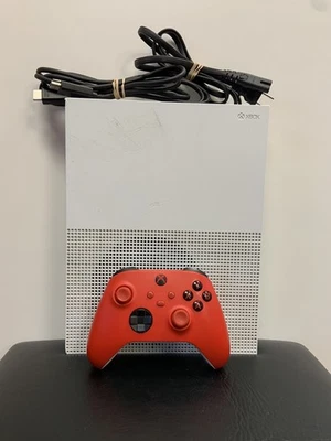 1TB Xbox One S (1681) **TESTED** w/Gen 2 Controller + Power & HDMI - Image 1 of 4