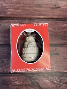 American Greetings Heirloom 2016 primera Navidad juntos adorno de pastel de boda - Imagen 1 de 6