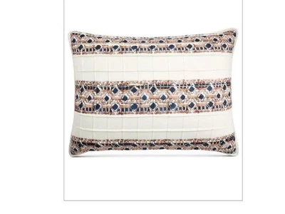 Colección Martha Stewart Pliegues y Gracias Acolchado Falsa Estándar Foto 1 de 4