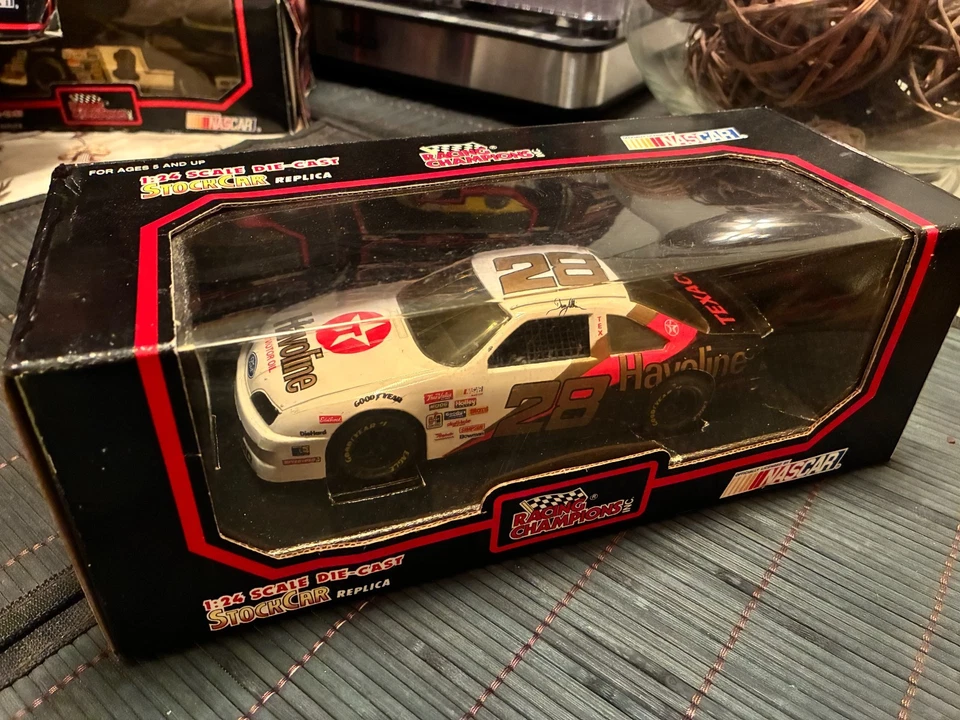 1992 1/24 Racing Champions #28 Havoline Davey Allison - Image 1 of 2