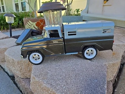 TONKA FLEETISIDE  FISHERMAN PICKUP TRUCK "EXTRA SHARP" - Image 1 of 4