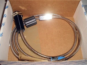 WENGLOR FL0704 CAVO FIBRA OTTICA VETRO PER SENSORE COLORE NUOVO NUOVO CON SCATOLA  - Foto 1 di 2