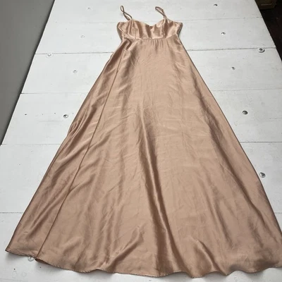 Maxi Vestido Show Me Your Mumu Faith Dorado Satinado Sin Mangas Para Mujer Talla XXS Defecto Foto 1 de 4