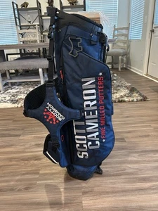 New Scotty Cameron 2025 US Open Wanderer Bag Carry Golf Stand Bag IN HAND - Picture 1 of 8
