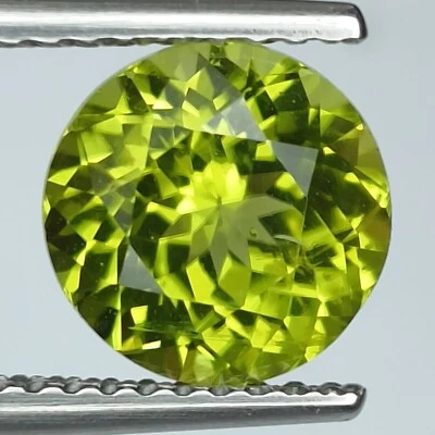 2.38Cts SUPER NATURAL ROUND PERIDOT PAIR 8MM. - Image 1 of 4