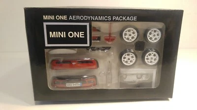 1/18 Kyosho, MINI COOPER ONE (Red / White striper) - Image 1 of 4