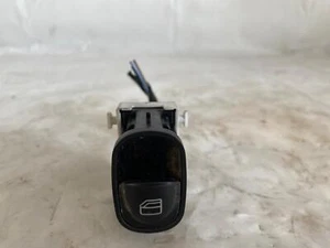 Interruptor de ventana eléctrica trasera convertible Mercedes Benz CLK320 2005 lado izquierdo del conductor - Imagen 1 de 12