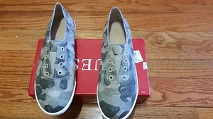 NEW GUESS TAUPE MULTI FABRIC CANVAS Flat Sneakers WOMEN`S SIZE 8.5 - Picture 1 of 4
