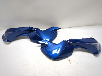 06-13 Juego de cubiertas de capó de carenado de cuello delantero BMW F800ST 46637691387 46637691388 Foto 1 de 4