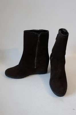 Botines de cuña ocultos 100 % gamuza marrón oscuro Prada para mujer 35,5 EE. UU./5 - 5,5 Foto 1 de 4