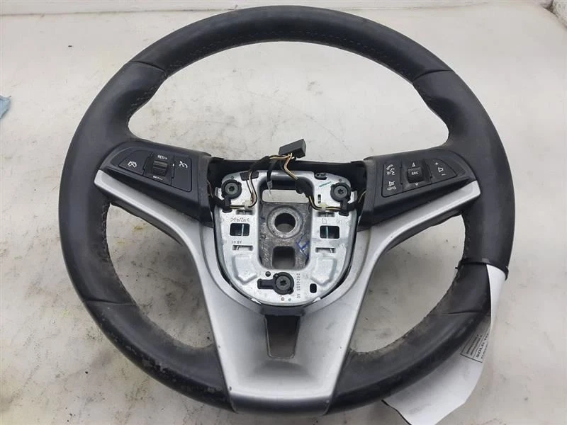 Volante Chevrolet Cruze 2011 2012 2013 con controles de doble etapa Foto 1 de 4