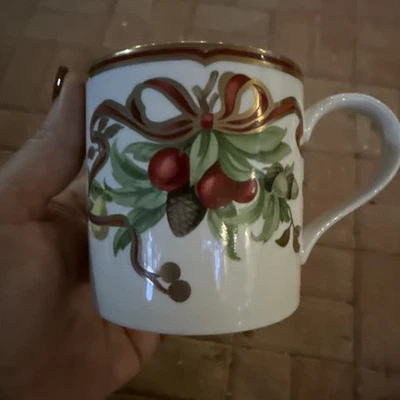Taza de café de vacaciones Tiffany and Company guirnalda de vacaciones cinta floral fruta Japón Foto 1 de 3