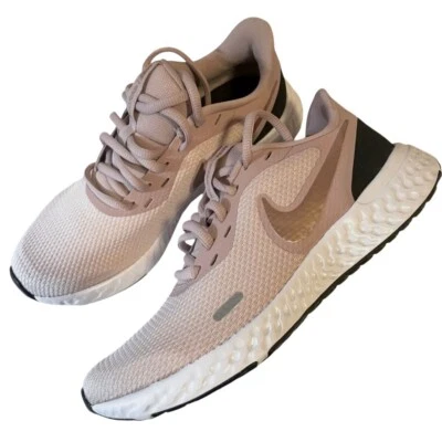 Nike Women's Revolution 5 Athletic Shoe BQ3207-600 - Pink Rose Metallic - 6 US - Image 1 of 4