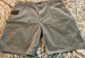 WRANGLER RIGGS MENS SHORTS CARGO RIPSTOP UTILITY POCKETS Taupe 42 Waist - Picture 1 of 6