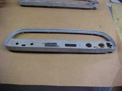 UNIDAD DESNUDA DE TABLERO CORVAIR 1587488 = ESTAMPADA 60 - SE ADAPTA A 1960-64 500, 700, 900, (USADA) Foto 1 de 2