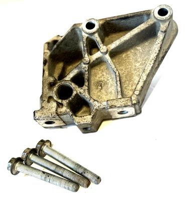 VW MK4 MK5 TRANSMISIÓN MANUAL 02J/EGR TRANS SOPORTE DE MONTAJE CON PERNOS USADO OEM Foto 1 de 4