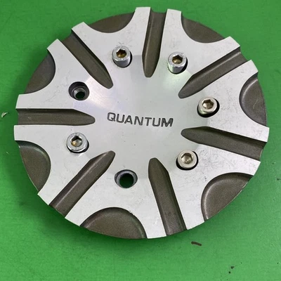 Tapa central de rueda QUANTUM SILVER & BLACK (CANTIDAD 1) # QT106L175-GAL Foto 1 de 4