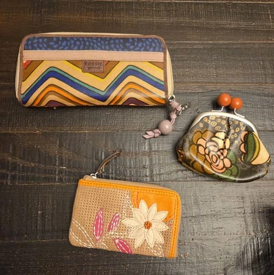 FOSSIL Zig Zag Cartera y Monedero LOTE DE 3 Llaves, Flor Foto 1 de 4