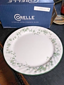 ONE Corelle CALLAWAY Green Ivy Swirl 10¼" Dinner Plate(s) - Picture 1 of 2