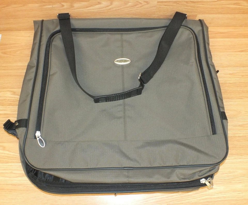 Bolsa de equipaje de almacenamiento de traje de ropa con cremallera verde genuina Eddie Bauer **LEER**  Foto 1 de 4