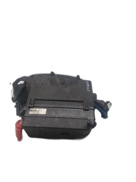 Fuse Box Engine Fits 00-05 CENTURY 1188204 - Image 1 of 4