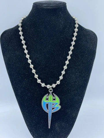 WWE 2007 Hardy Boyz Original Jeff Matt Hardy Pendant Necklace Green Blue Cover