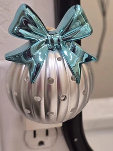 Bath & Body Works Wallflower Diffuser Plug In silver blue bow Christmas Ornament - Picture 1 of 2