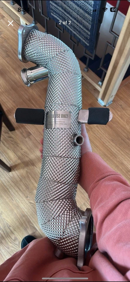 Tubo de bajada Alfa Romeo Giulia Madness Foto 1 de 2