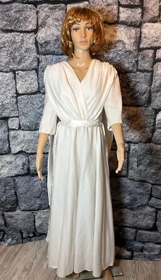 Gebrauchtes Hochzeitskleid Zeitlose Eleganz  für Fotoshooting, besondere Anlässe - Bild 1 von 4