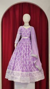 Girls Lavender Lehenga with Boutique Blouse and Shawl - Bild 1 von 5