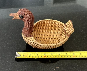 Vintage Two-Tone Wicker Duck Woven Rattan Wooden Beak Basket 9" - Picture 1 of 13