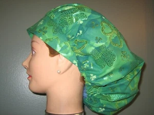 Surgical Scrub Hats Caps St.Patrick's Day Metalic Foil Shamrocks celtic - Bild 1 von 4