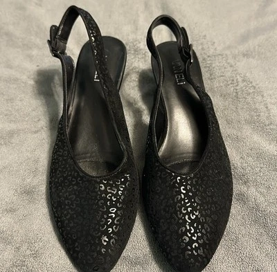 Bomba Vaneli para mujer con honda trasera negra talla 9,5N usada en excelente estado  Foto 1 de 4